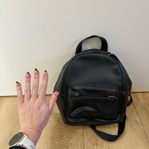 Chic Black Mini Backpack - Picture 4 of 4